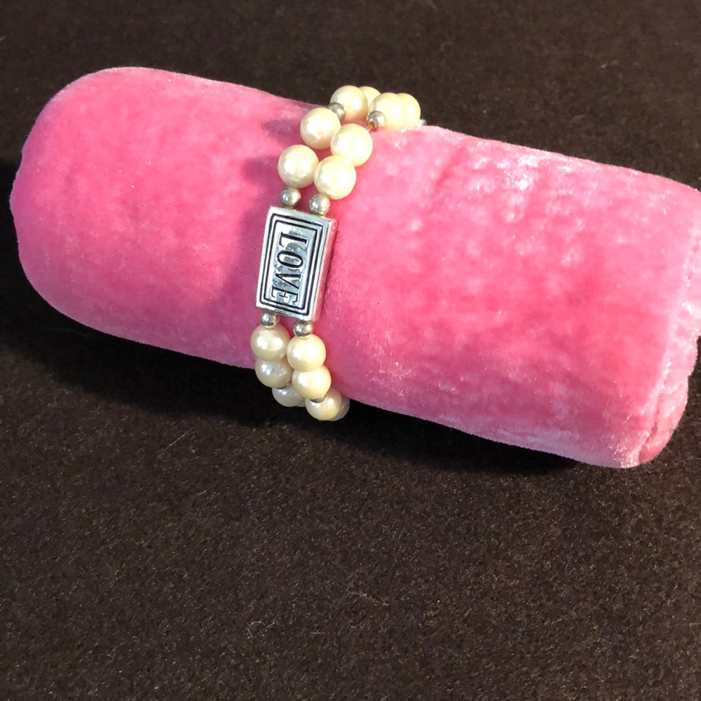 Pearl bracelet